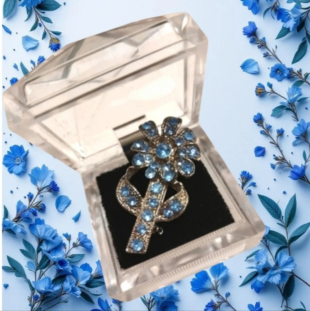Vintage Icy Blue Daisy Rhinestone Brooch